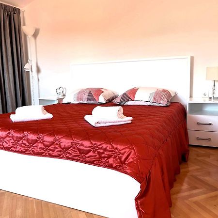 Apartment And Rooms Milak Раб Экстерьер фото