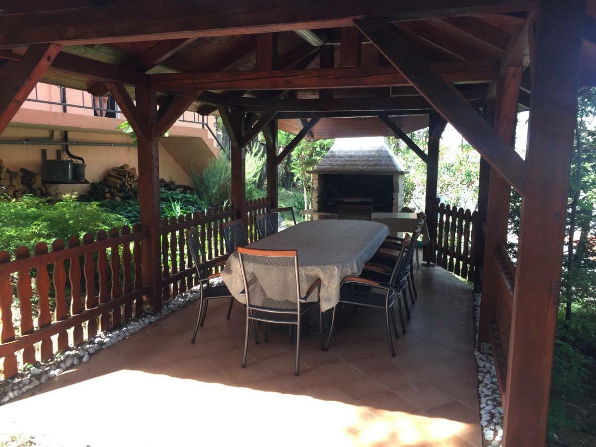 Apartment And Rooms Milak Раб Экстерьер фото