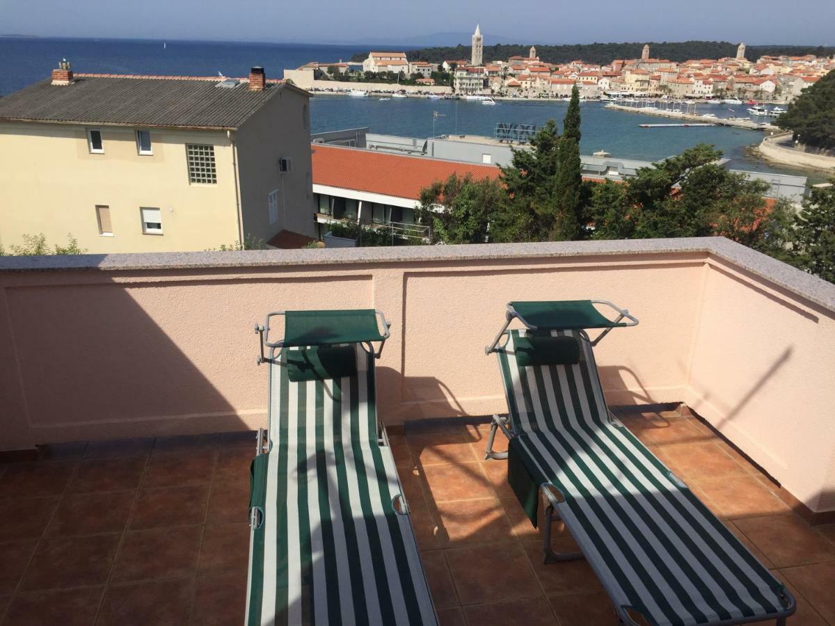 Apartment And Rooms Milak Раб Экстерьер фото