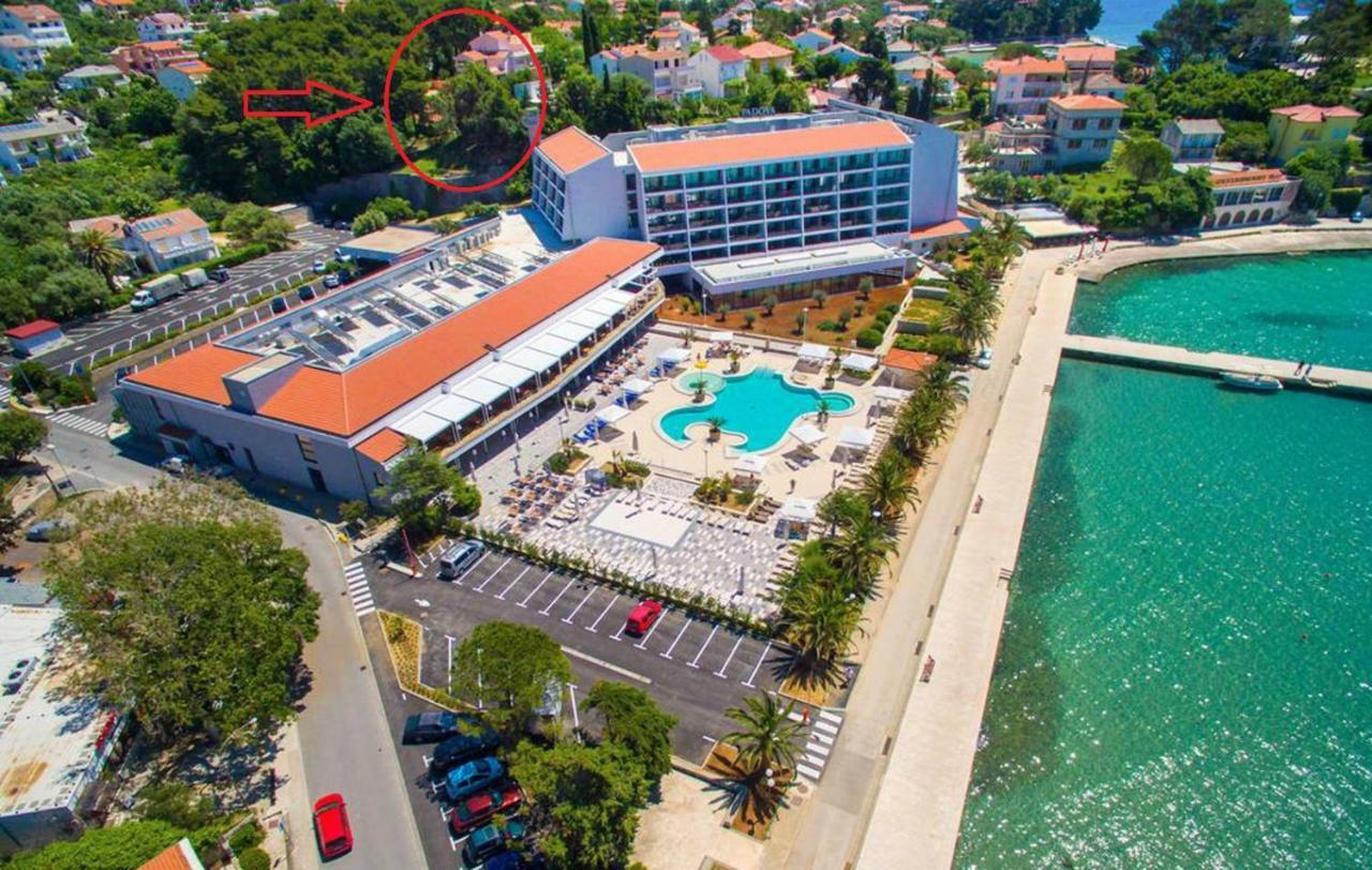 Apartment And Rooms Milak Раб Экстерьер фото